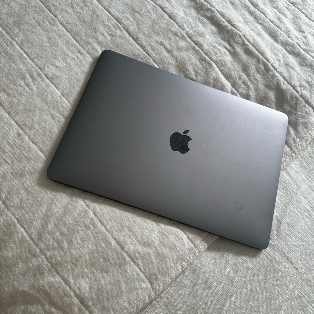 MacBook Pro 13in - Picture 3 of 5